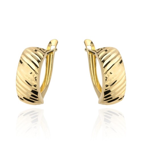 Kolczyki złote zdobione diamentowaniem na angielskim zapięciu