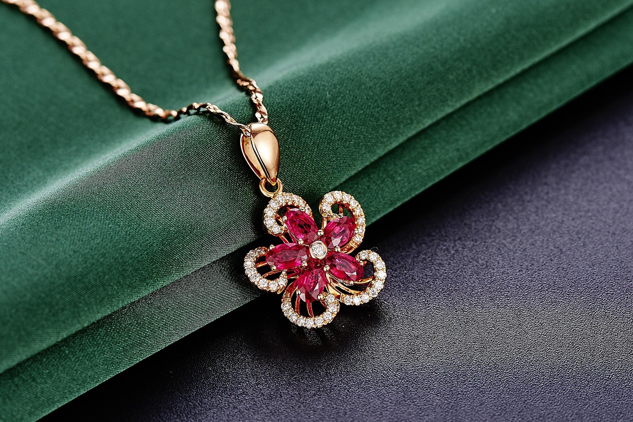 Trendy w biżuterii 2026 – co naprawdę będzie modne?